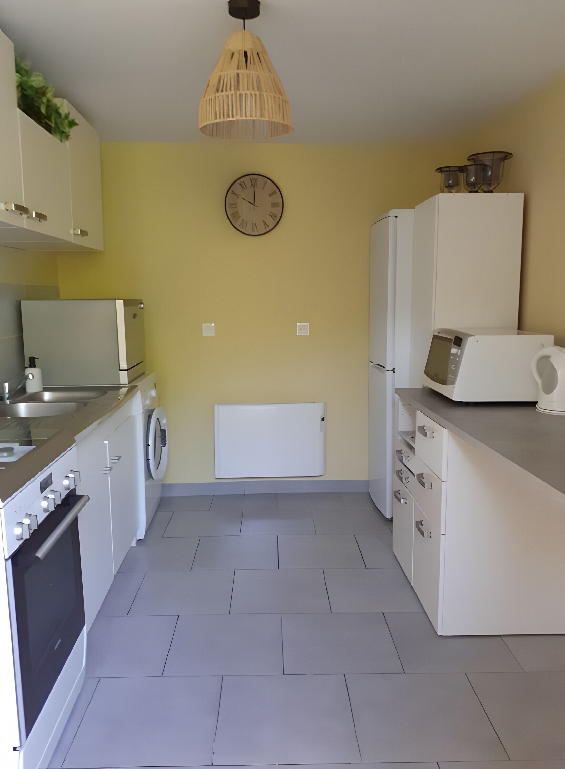 冰箱、微波炉、烤箱、炉灶