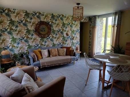 TV, stereo. Holiday Home 'Pause Bucolique En Sologne' with Private Garden and Wi-Fi