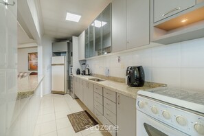 Basic Apartment | Private kitchen
