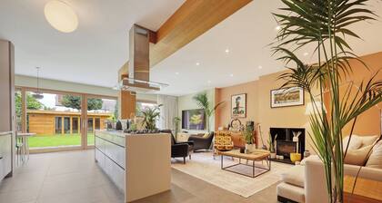 Birdies Nest | Golf-Side Retreat in Wanstead, Perfect London Getaway