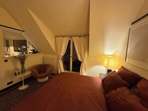 1 bedroom, iron/ironing board, WiFi, bed sheets