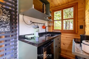 Basic Cabin | Private kitchen