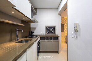 Basic Apartment | Private kitchen