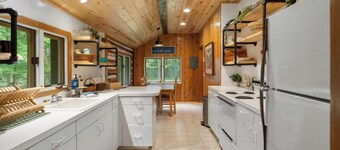 Northwoods Nook: 2  BR, 1  BA  in Harbor Springs , Sleeps 4
