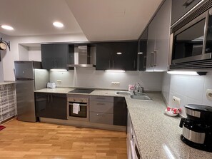 Fridge, microwave, oven, dishwasher