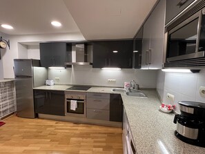 Fridge, microwave, oven, dishwasher