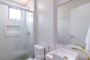 Basic Apartment | Bilik Mandi