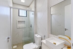 Bathroom - Enjoy the Best of Pereque Just 150m From the Sea! CLE (Porto Belo)