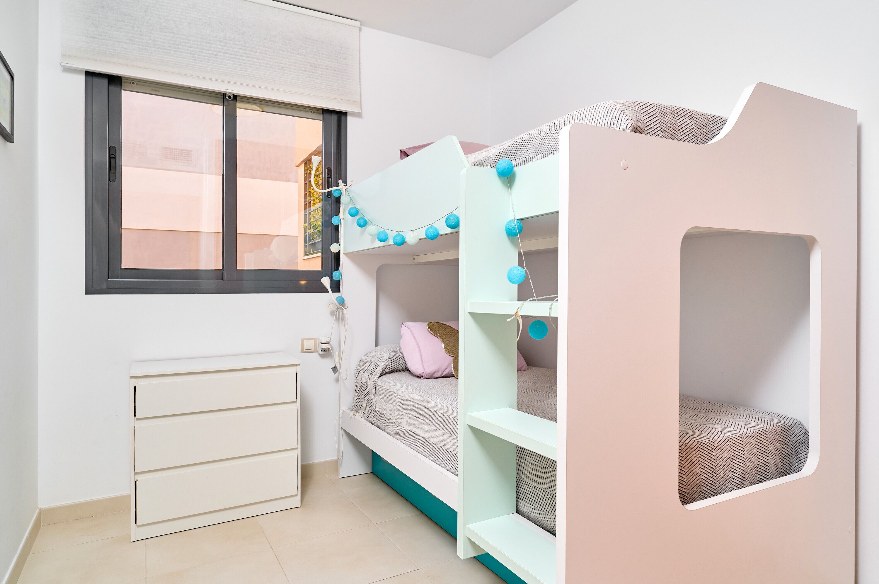 2 slaapkamers, een strijkplank/strijkijzer, wifi, beddengoed