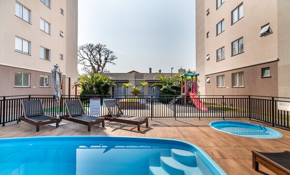 2 piscinas al aire libre