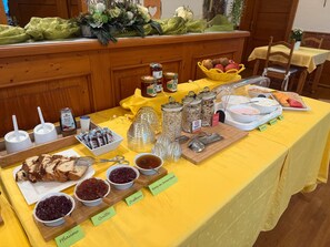 Dining - Room 'Christophorus' with Shared Terrace, Shared Garden and Wi-Fi (Forbach)