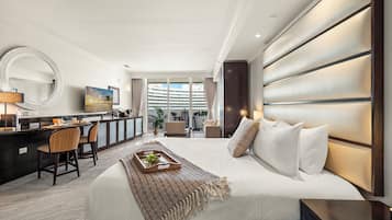 Skrivebord, strykejern/-brett, reiseseng for barn og wi-fi (inkludert)