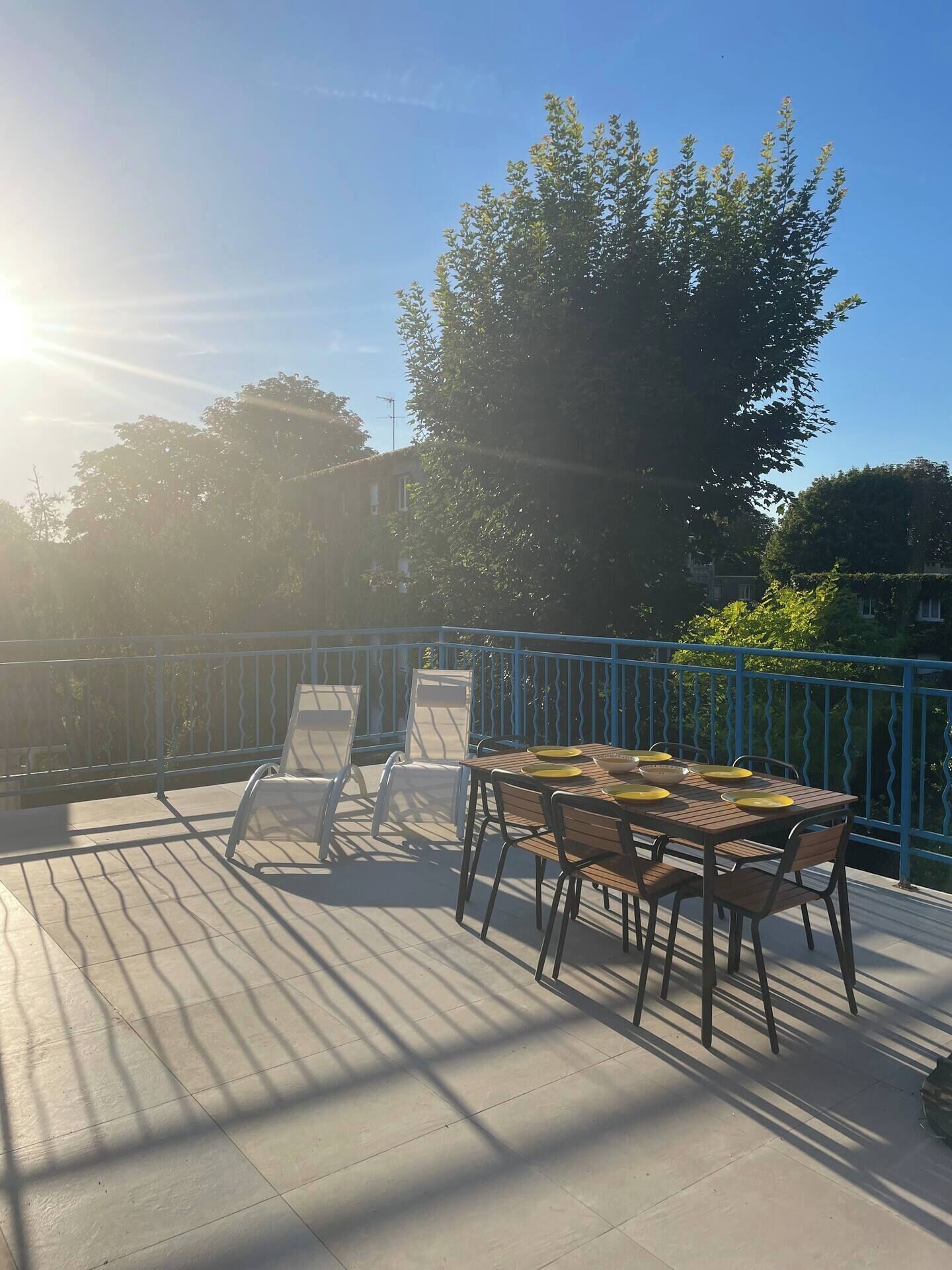 屋外ダイニングエリア