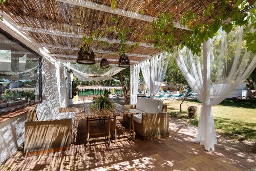 Country House 'Cortijo La Vega Archidona' with Mountain View, Wi-Fi and Air Conditioning