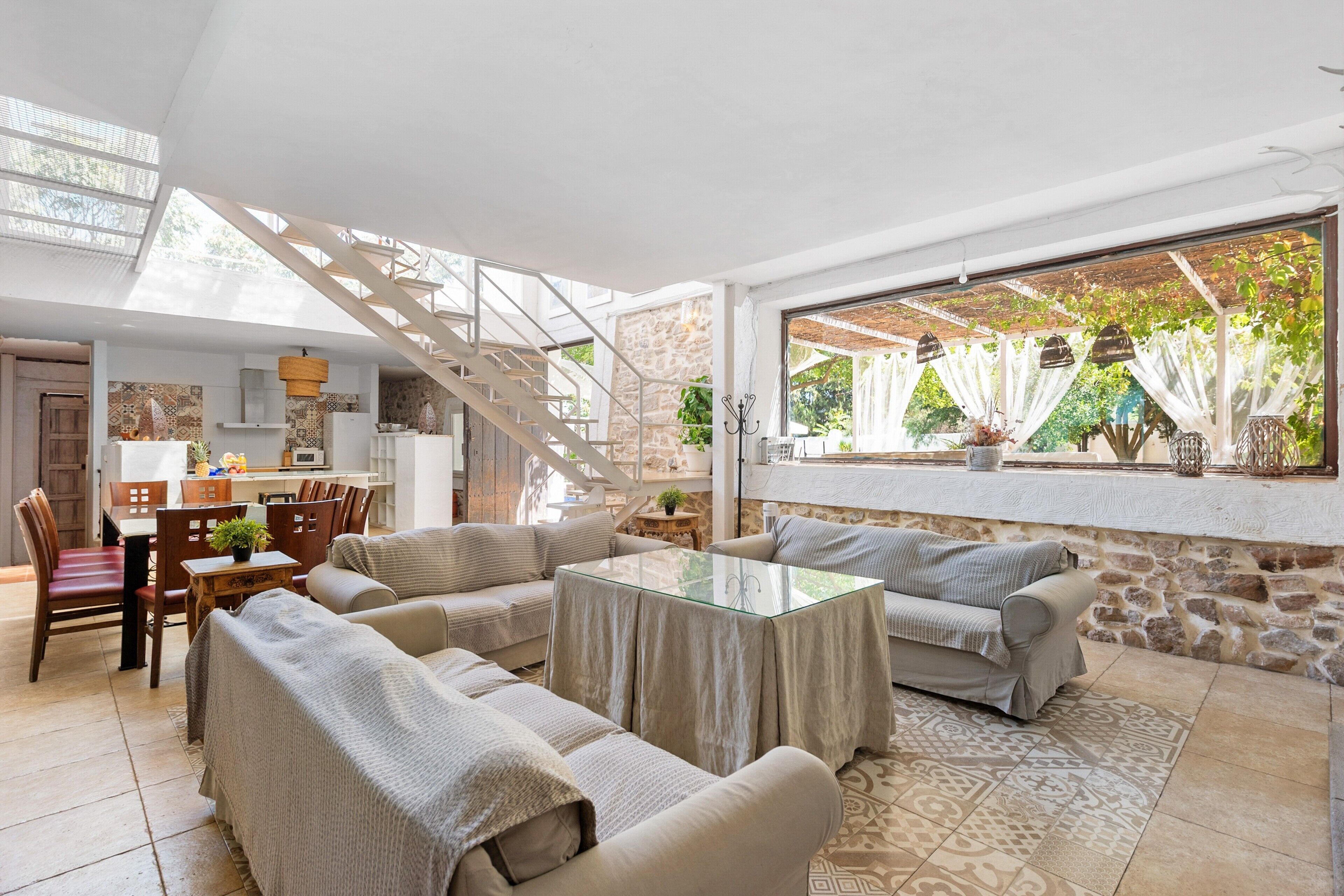 TV, fireplace, DVD player, ping pong