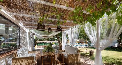 Country House 'Cortijo La Vega Archidona' with Mountain View, Wi-Fi and Air Conditioning