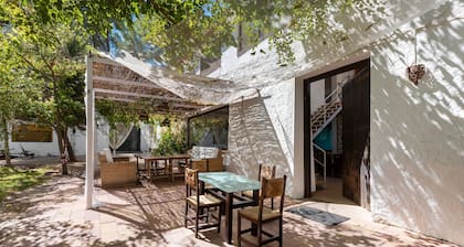 Country House 'Cortijo La Vega Archidona' with Mountain View, Wi-Fi and Air Conditioning