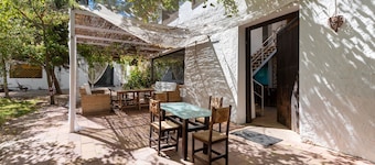 Country House 'Cortijo La Vega Archidona' with Mountain View, Wi-Fi and Air Conditioning