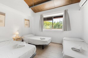 11 soverom, strykejern/-brett, wi-fi og sengetøy