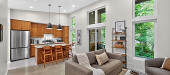 500 House - Unit A 1 Bedroom Townhouse