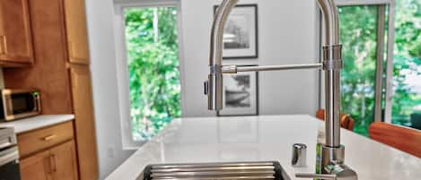 Townhome, 1 Bedroom | Private kitchen