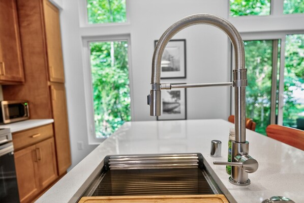 Townhome, 1 Bedroom | Private kitchen