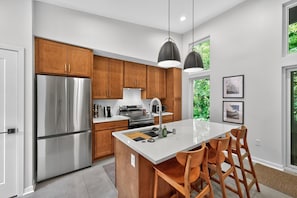 Townhome, 1 Bedroom | Private kitchen | Fridge, oven, coffee/tea maker, electric kettle