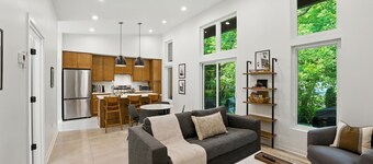 500 House - Unit B 2 Bedroom Townhouse