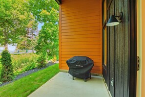 Townhome, 2 Bedrooms | Terrace/patio
