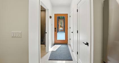 500 House - Unit B 2 Bedroom Townhouse