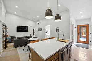 Townhome, 2 Bedrooms | Interior