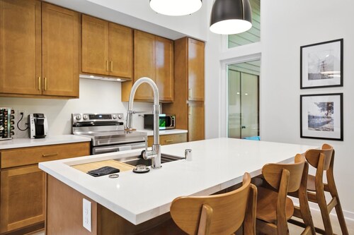 500 House - Unit B 2 Bedroom Townhouse