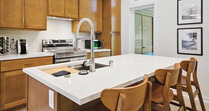 500 House - Unit B 2 Bedroom Townhouse