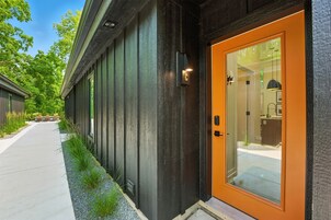 Casa geminada, 1 quarto | Detalhe da fachada