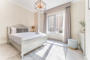 2 bedrooms, in-room safe, iron/ironing board, free WiFi