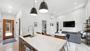 Townhome, 2 Bedrooms | Interior
