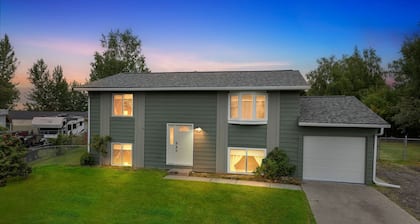 Anchorage 5br Retreat Hikes, City & Comfort 5 Bedroom Home