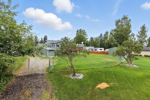 House, 5 Bedrooms | Property grounds