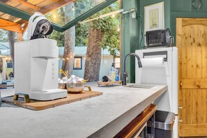 雪櫃、微波爐、焗爐、爐具