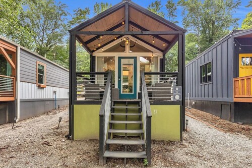 Cute Getaway on River - 6 Minutes to Greenville