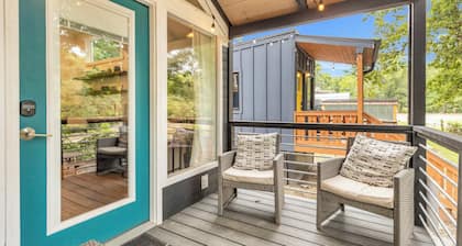 Cute Getaway on River - 6 Minutes to Greenville