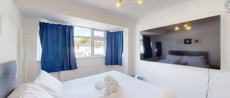 3 chambres, fer et planche à repasser, Wi-Fi gratuit, draps fournis
