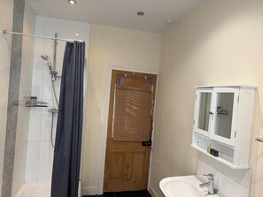 Shower, hair dryer, towels, soap - A charming yet modern 200-year-old property full of character and comfort. (South Gosforth)