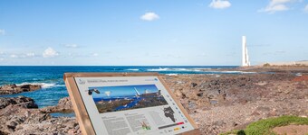 Vacation 'Mini Casa Azul' with Sea View and Wi-Fi