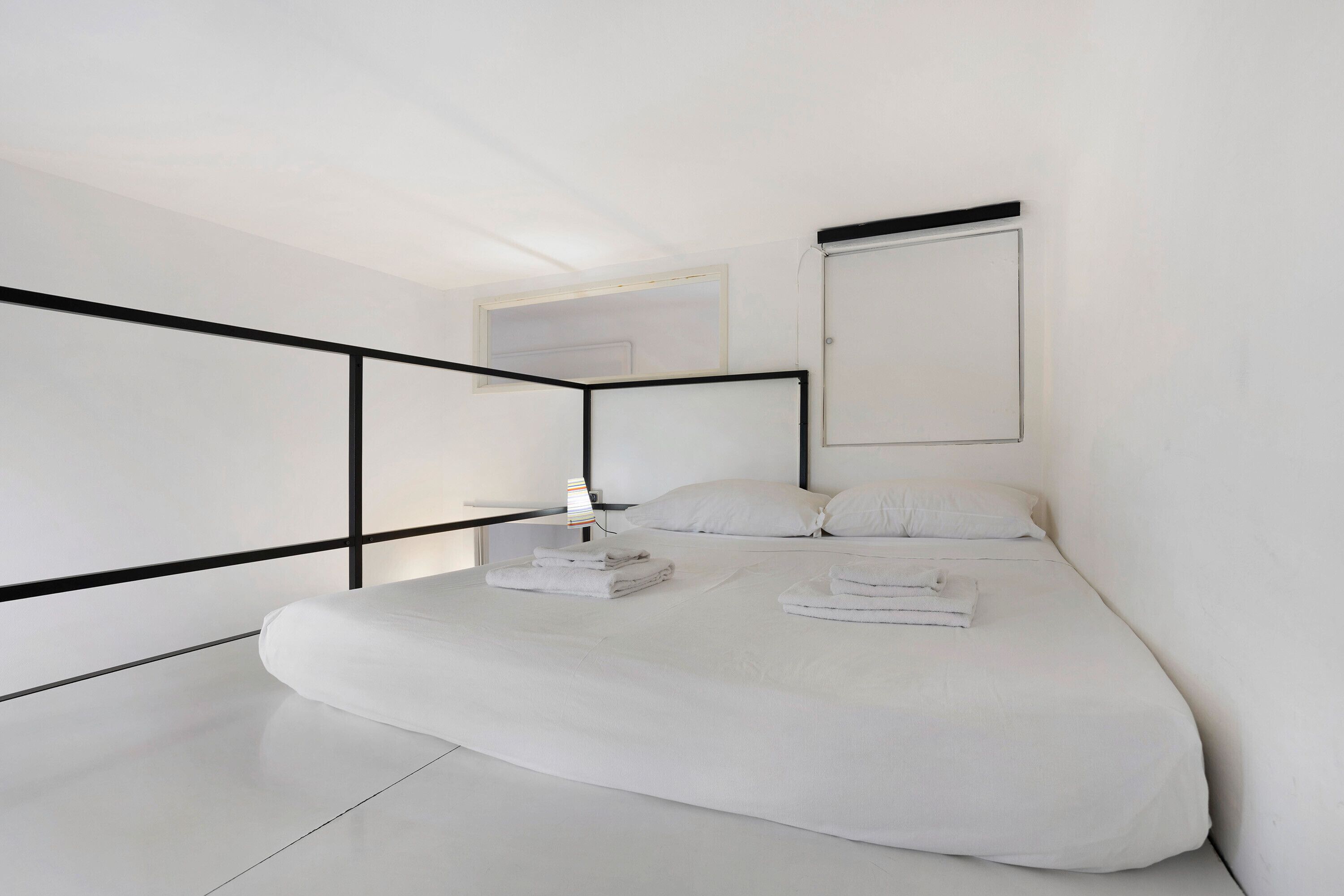 1 camera, Wi-Fi, lenzuola