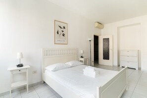 2 bedrooms, iron/ironing board