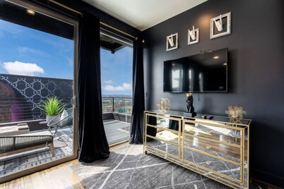 Glamour on the Rocks - Fashion Haus - Couture Murals & Rooftop Views
