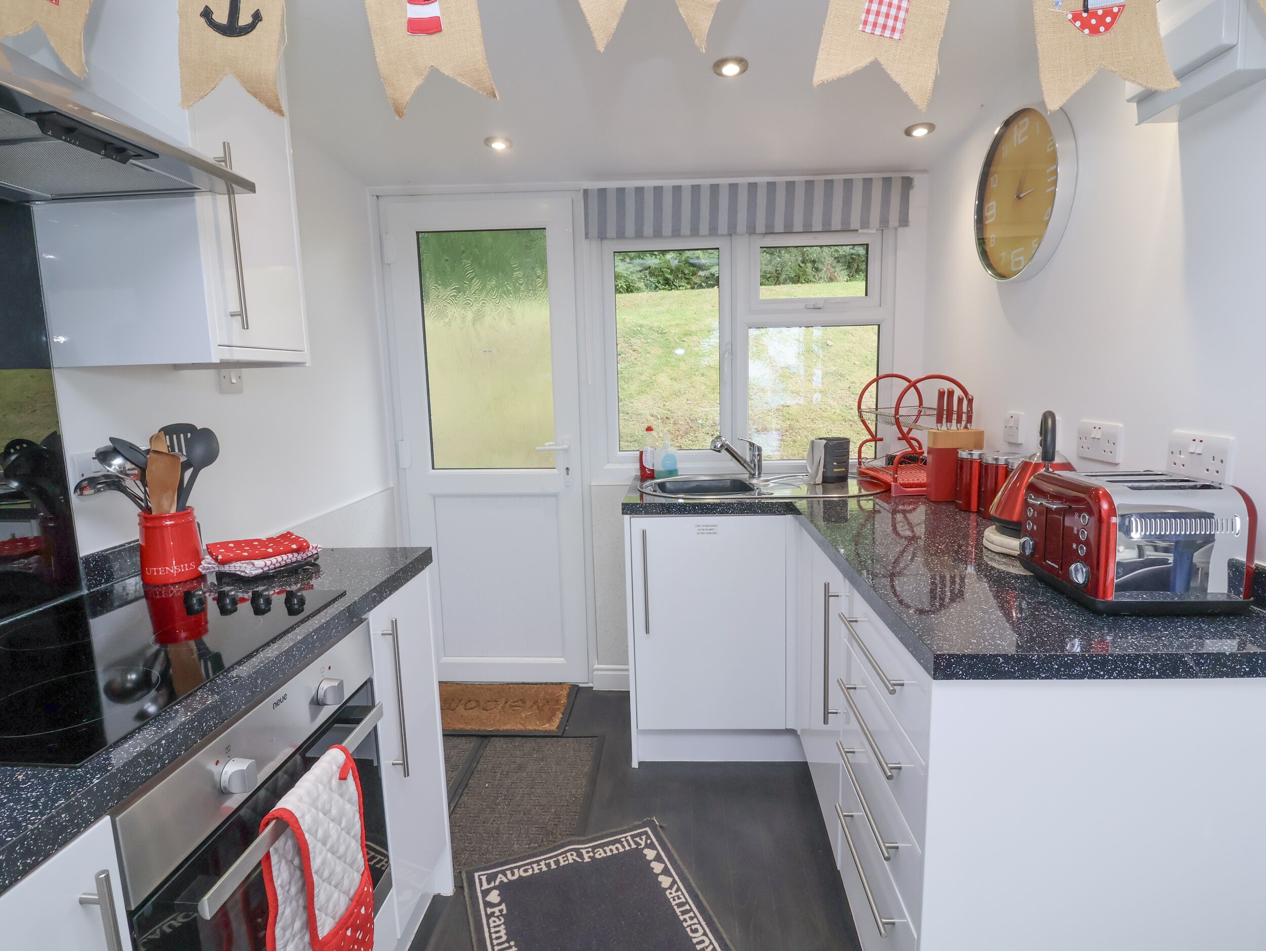 Cottage | Private kitchen | Cookware/dishes/utensils