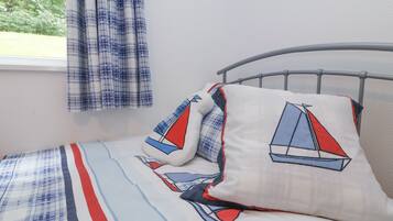 Cottage | 2 bedrooms, individually decorated, individually furnished, free WiFi