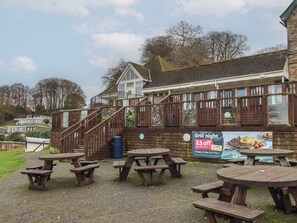 Cottage | Outdoor dining - I C Lundy Too (Bideford)